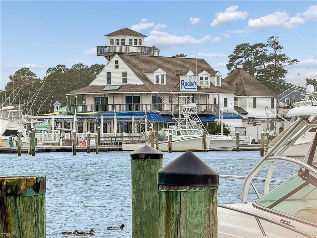 Photo of 423 Harbour Point #306, Virginia Beach, VA 23451 (MLS # 10655895)
