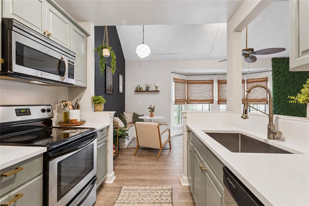 Photo of 423 Harbour Point #306, Virginia Beach, VA 23451 (MLS # 10655895)