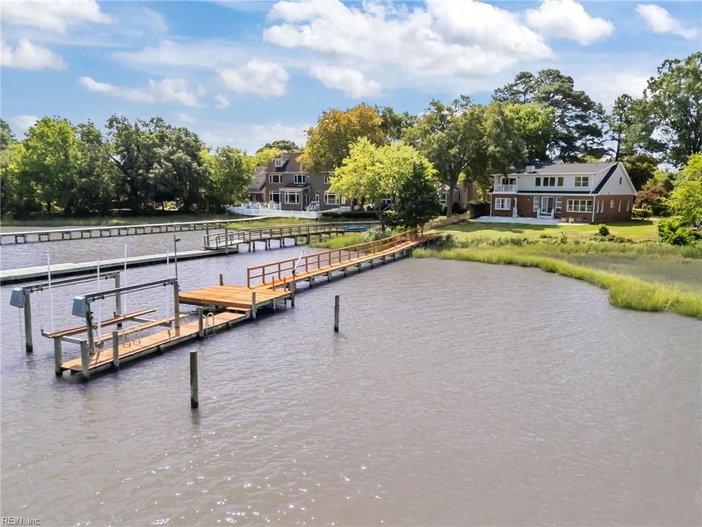 Photo of 1308 Baecher Lane, Norfolk, VA 23509 (MLS # 10620995)