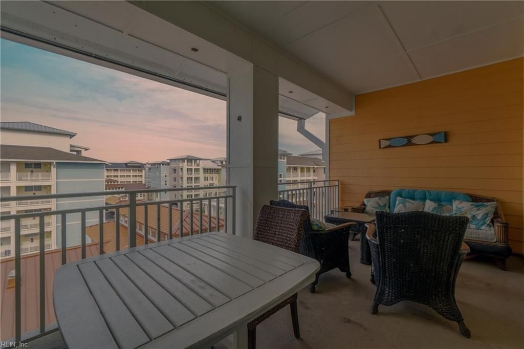 Photo of 3738 Sandpiper Road #424B, Virginia Beach, VA 23456 (MLS # 10519707)