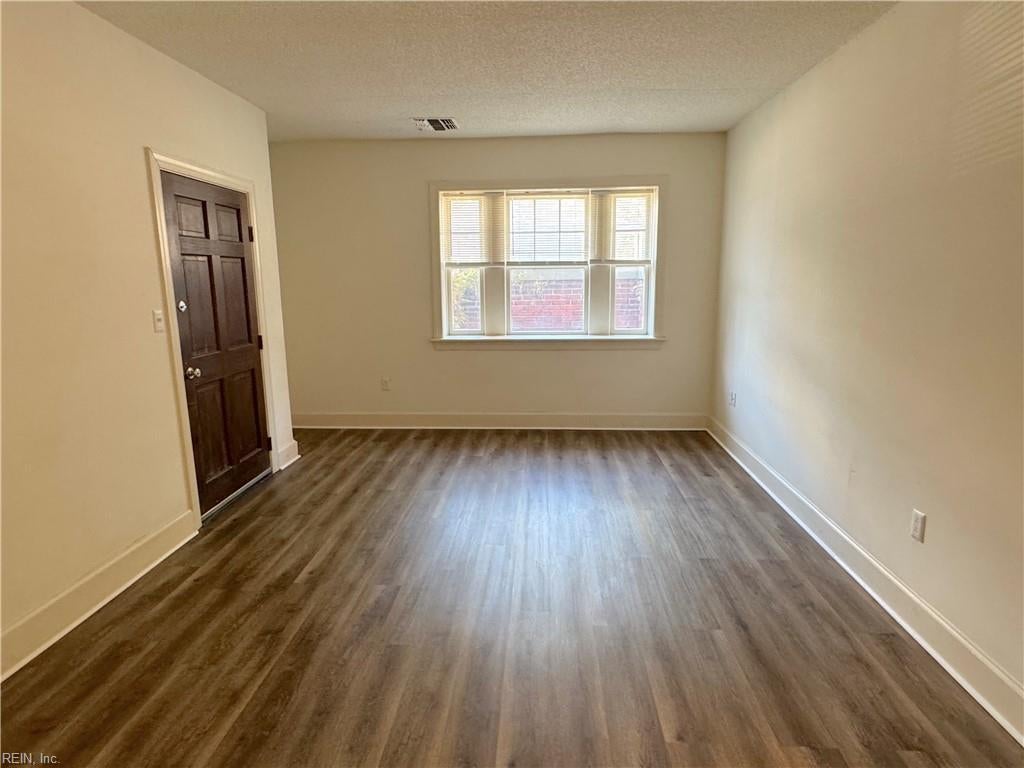 Photo of 200 Drummond Place #B1, Norfolk, VA 23507 (MLS # 10638917)