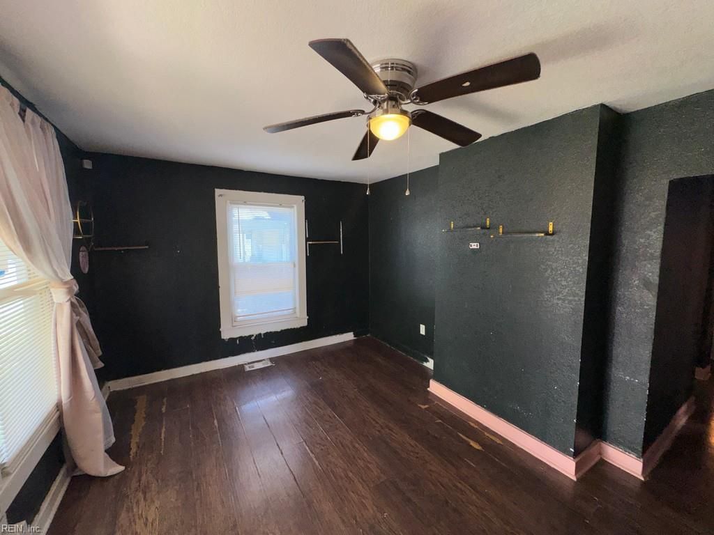 Photo of 20 Dewey Street, Portsmouth, VA 23704 (MLS # 10637488)