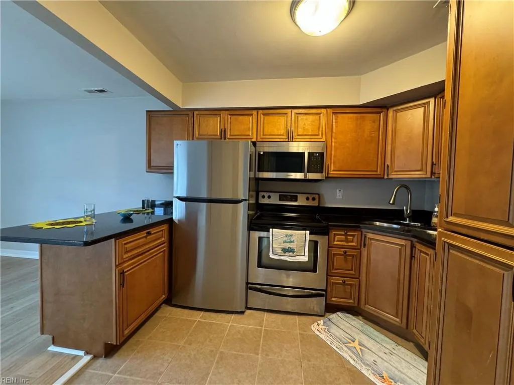 Virginia Beach, Virginia 23451, United States, 1 Bedroom Bedrooms, ,1 BathroomBathrooms,Residential,Active,219770