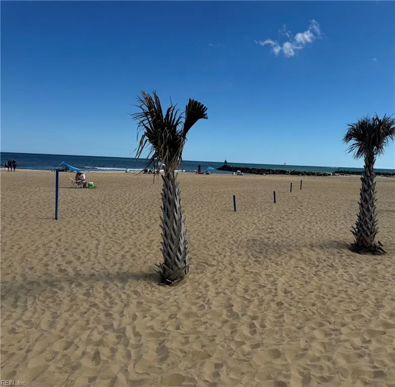 Virginia Beach, Virginia 23451, United States, 1 Bedroom Bedrooms, ,1 BathroomBathrooms,Residential,Active,219770