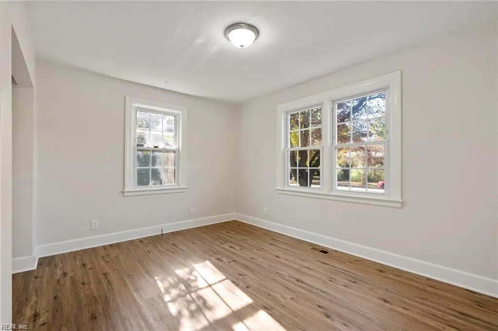 Norfolk, Virginia 23503, United States, 4 Bedrooms Bedrooms, ,2 BathroomsBathrooms,Residential,Active,233692