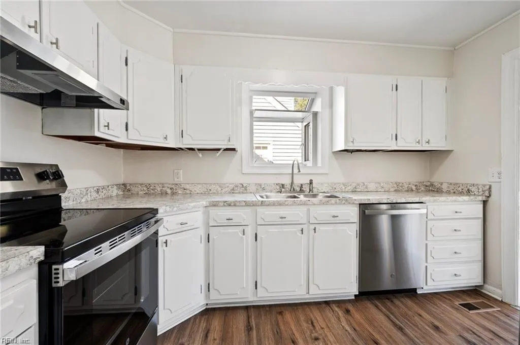 Norfolk, Virginia 23503, United States, 4 Bedrooms Bedrooms, ,2 BathroomsBathrooms,Residential,Active,233692