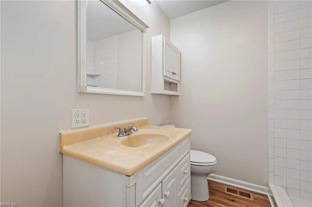 Norfolk, Virginia 23503, United States, 4 Bedrooms Bedrooms, ,2 BathroomsBathrooms,Residential,Active,233692