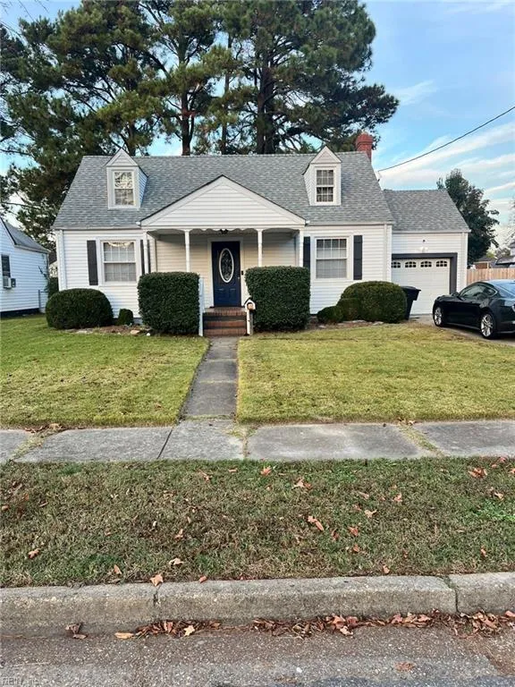 Portsmouth, Virginia 23707, United States, 4 Bedrooms Bedrooms, ,2 BathroomsBathrooms,Residential,Pending,32012