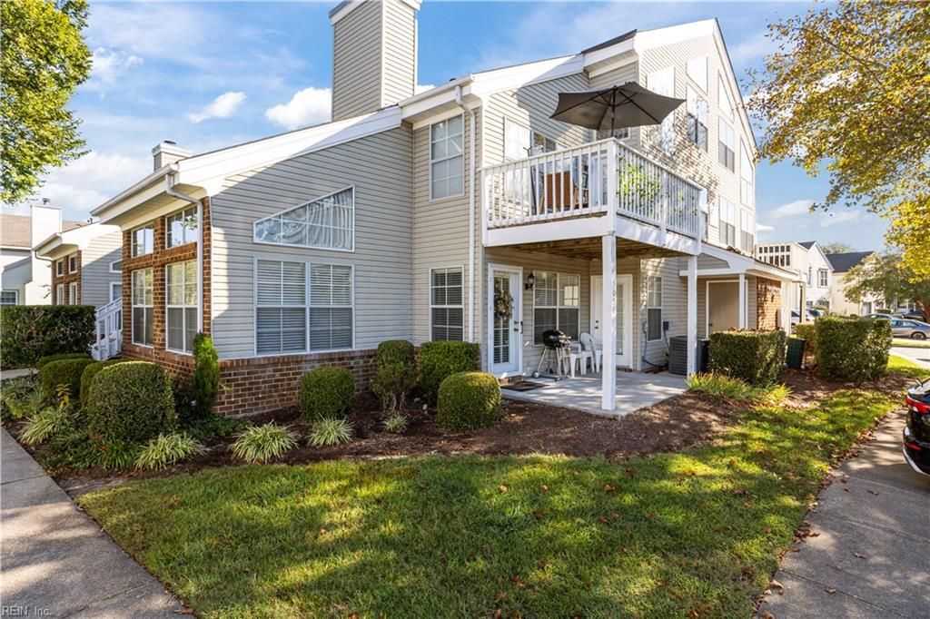 Photo of 5056 Heathglen Circle, Virginia Beach, VA 23456 (MLS # 10641350)