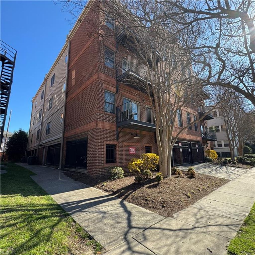 Photo of 810 W Princess Anne Road Road #303, Norfolk, VA 23517 (MLS # 10626173)