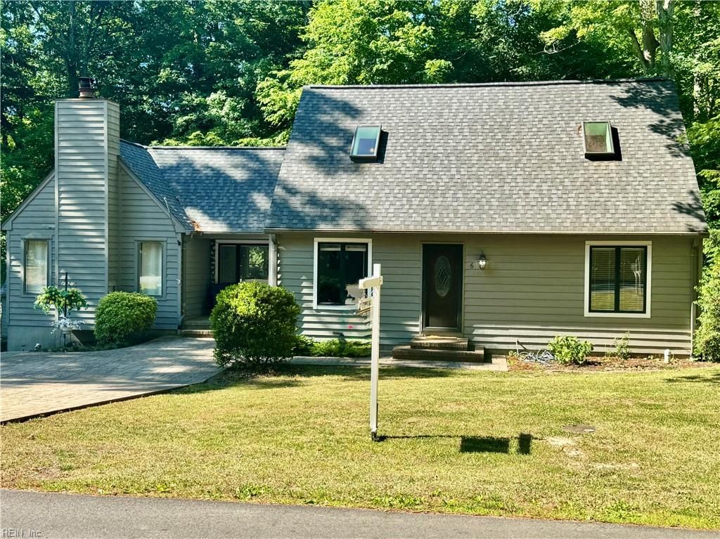 Photo of 6 Foxcroft Road, Williamsburg, VA 23188 (MLS # 10635728)
