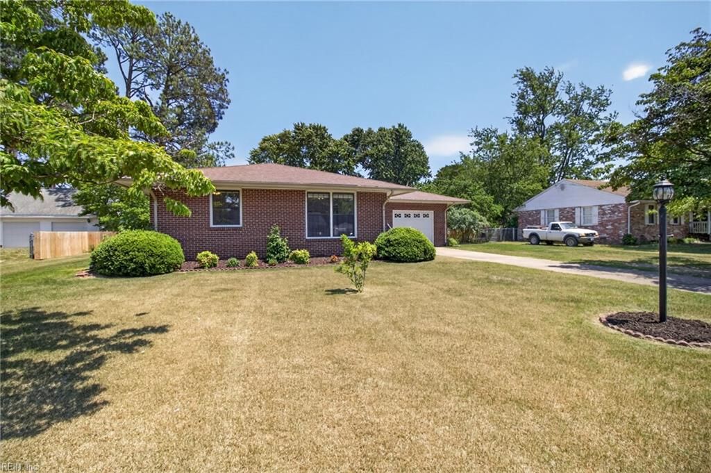 Photo of 208 Edgewood Drive DR, Smithfield, VA 23430 (MLS # 10635045)