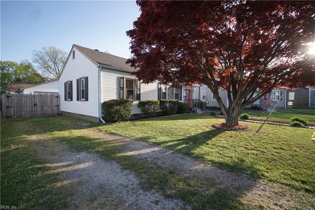 Photo of 9 Lucas Drive, Hampton, VA 23669 (MLS # 10627444)