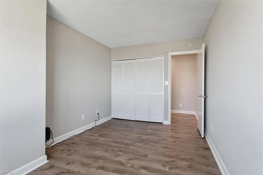 Virginia Beach, Virginia 23451, United States, 2 Bedrooms Bedrooms, ,2 BathroomsBathrooms,Residential,Pending,106366