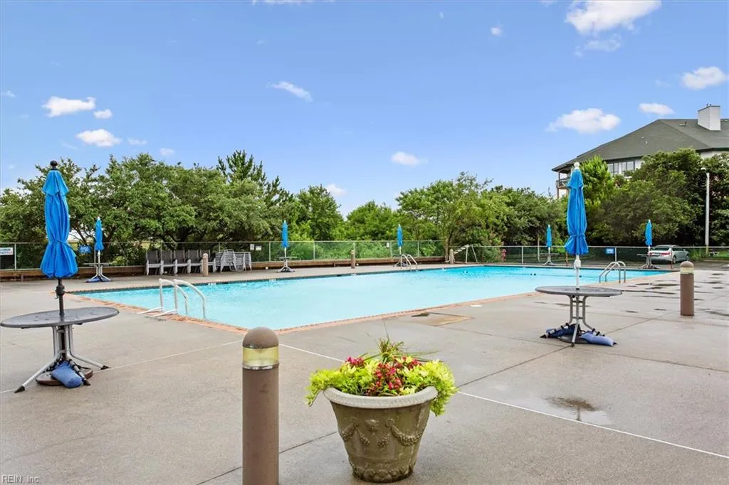 Virginia Beach, Virginia 23451, United States, 2 Bedrooms Bedrooms, ,2 BathroomsBathrooms,Residential,Pending,106366