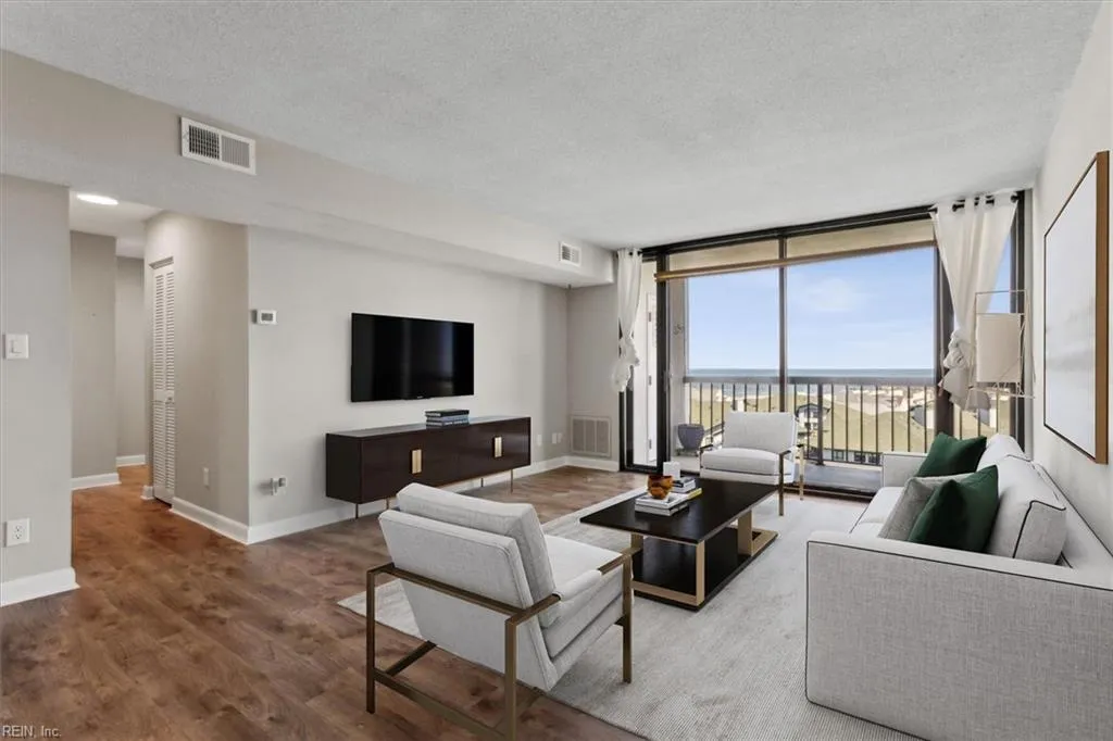 Virginia Beach, Virginia 23451, United States, 2 Bedrooms Bedrooms, ,2 BathroomsBathrooms,Residential,Pending,106366