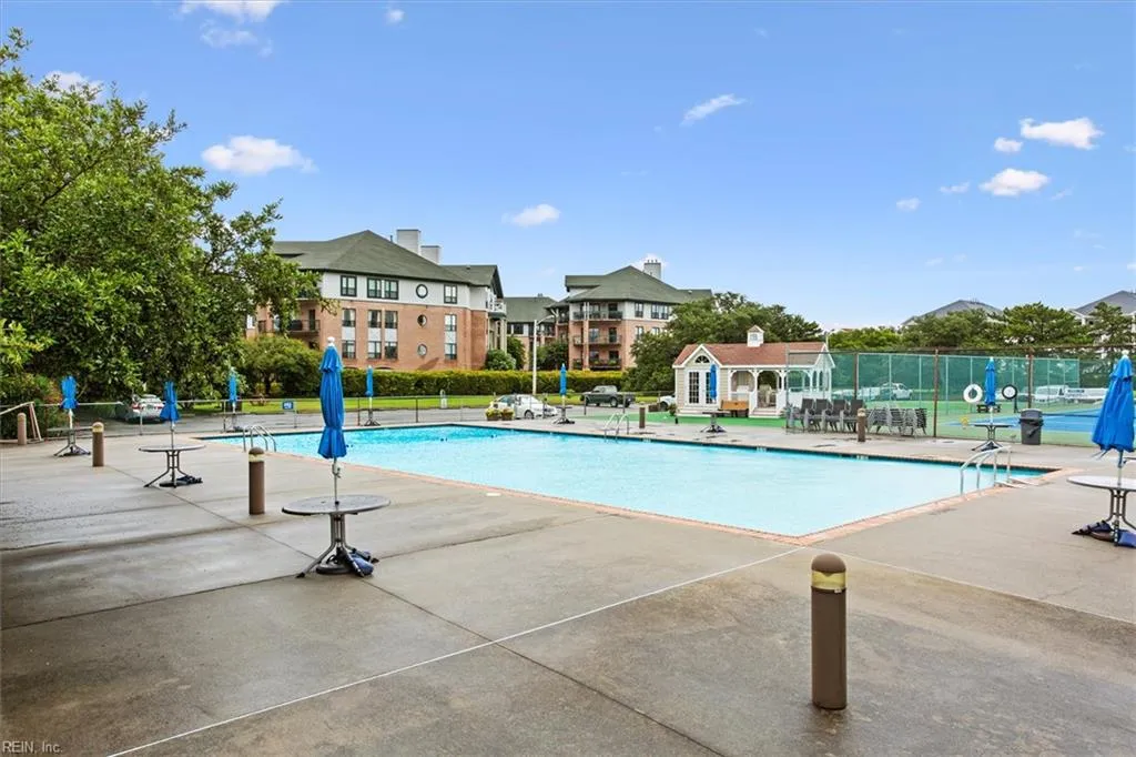 Virginia Beach, Virginia 23451, United States, 2 Bedrooms Bedrooms, ,2 BathroomsBathrooms,Residential,Pending,106366