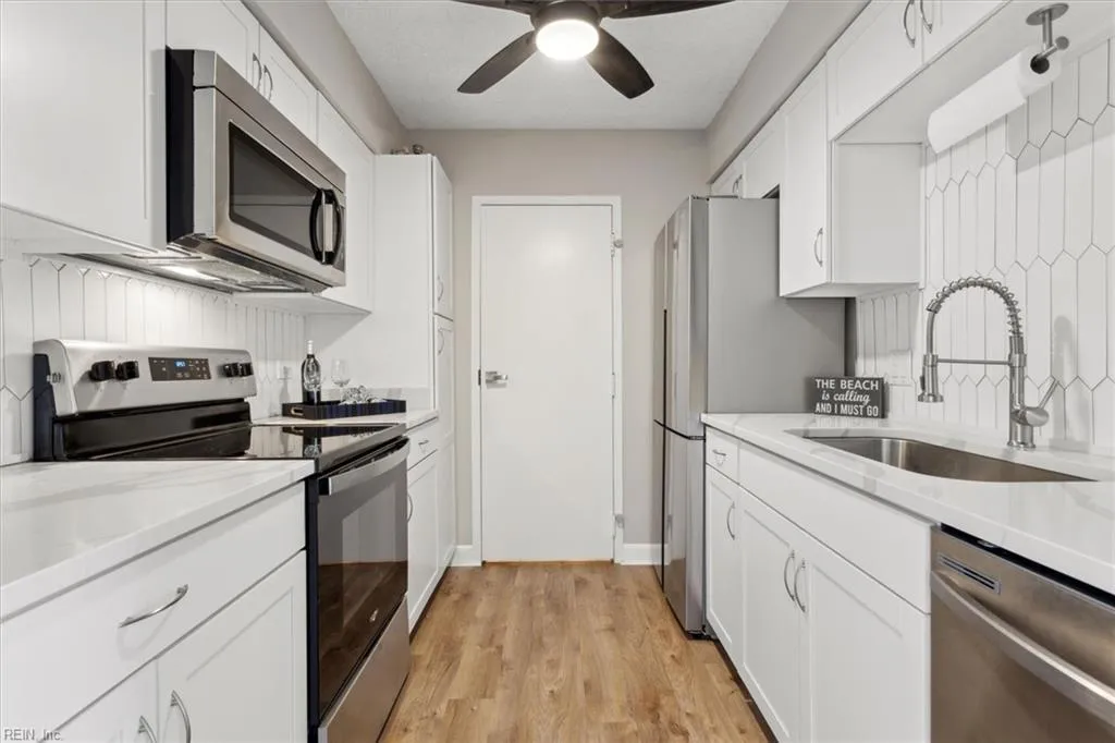 Virginia Beach, Virginia 23451, United States, 2 Bedrooms Bedrooms, ,2 BathroomsBathrooms,Residential,Pending,106366