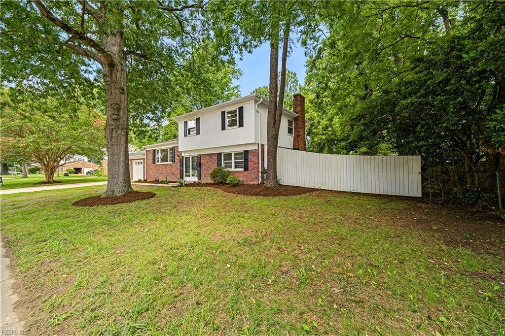 Photo of 118 Tanglewood Drive, Hampton, VA 23666 (MLS # 10644046)