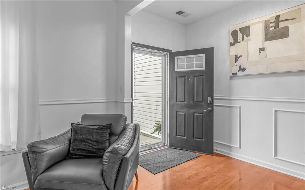 612 Leonard LN