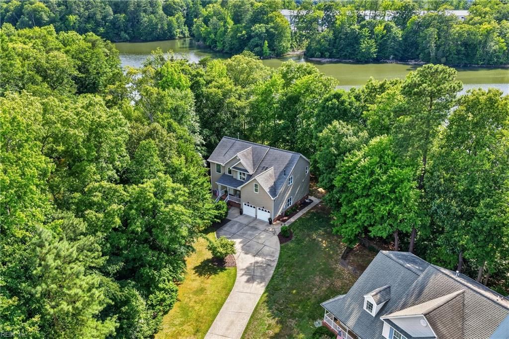 Photo of 101 View Pointe Drive, Newport News, VA 23603 (MLS # 10640818)