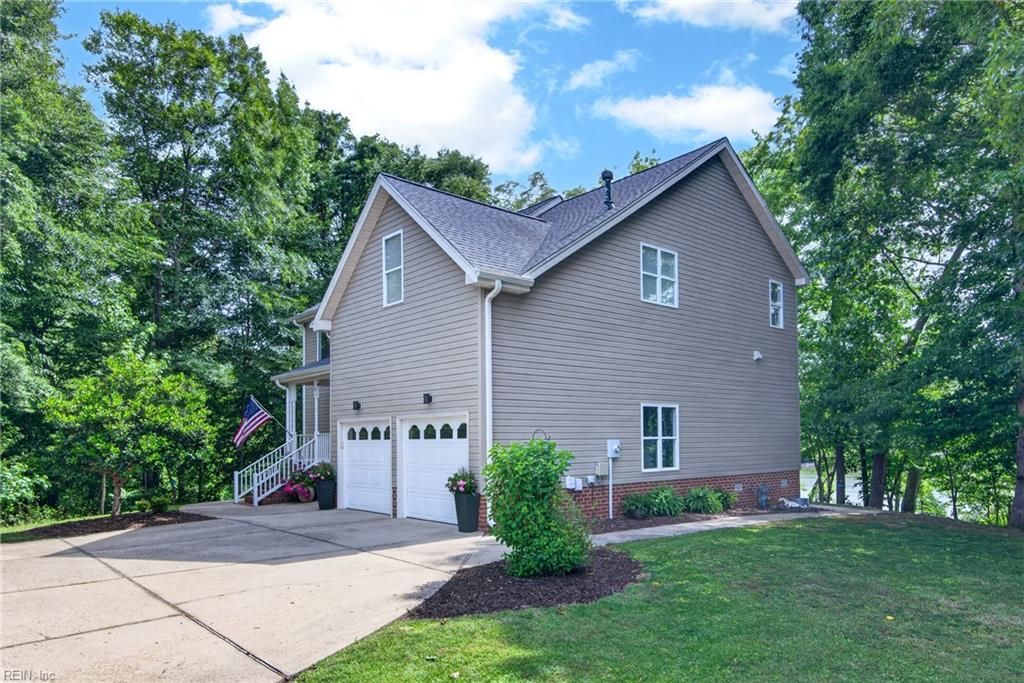 Photo of 101 View Pointe Drive, Newport News, VA 23603 (MLS # 10640818)
