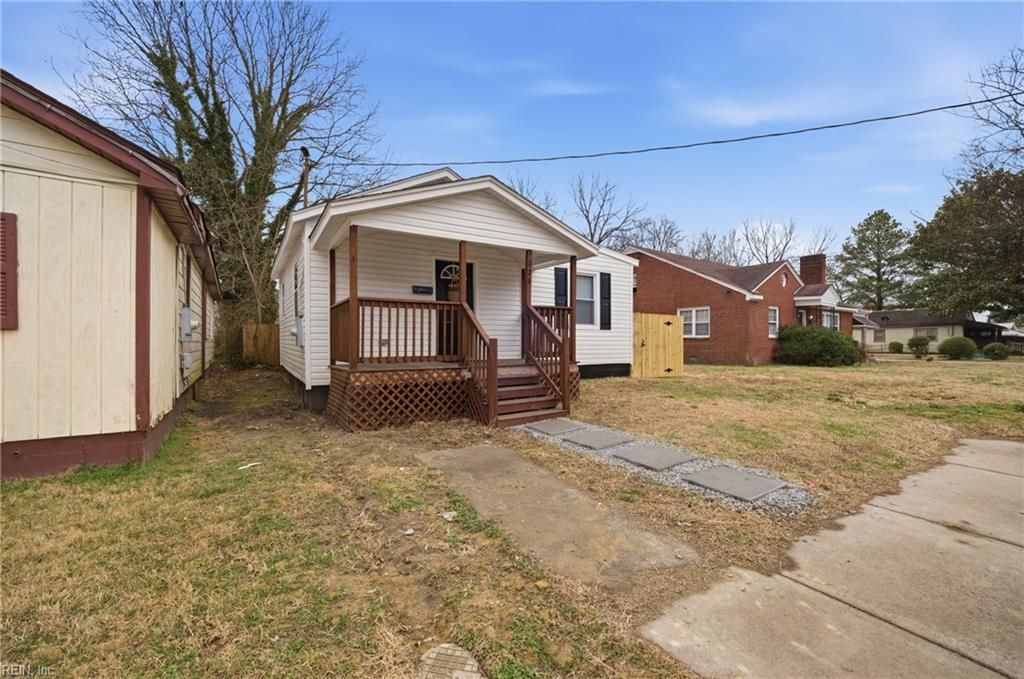 Photo of 226 N 4th Street, Suffolk, VA 23434 (MLS # 10621199)