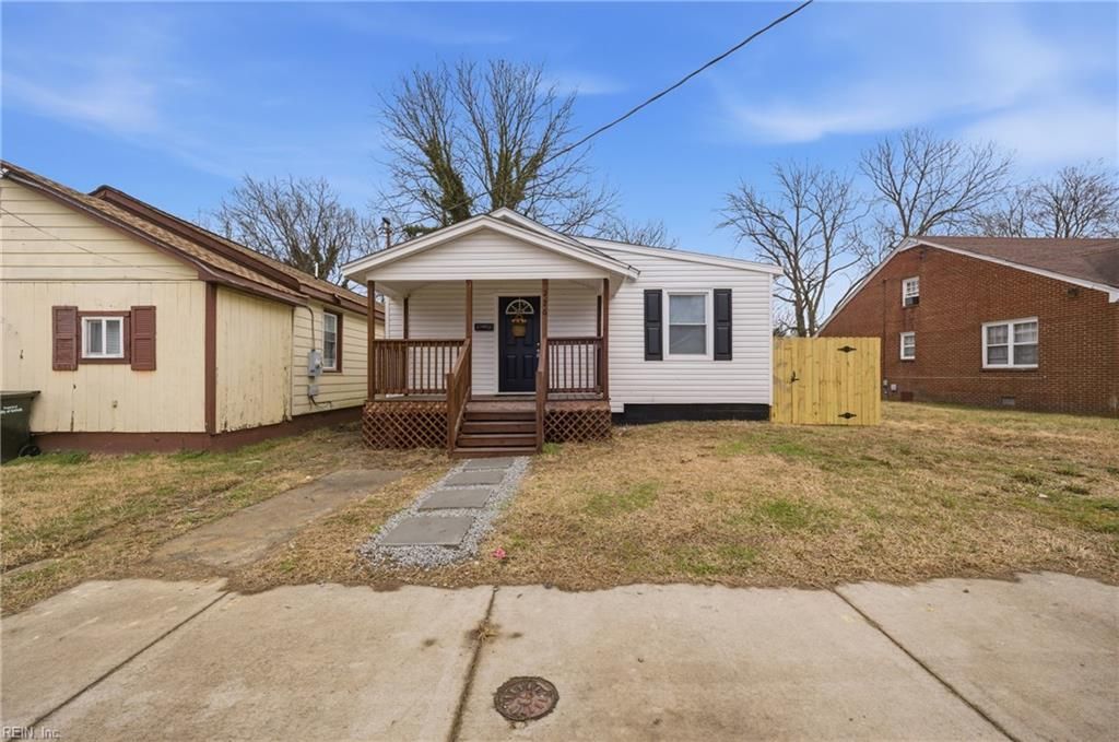 Photo of 226 N 4th Street, Suffolk, VA 23434 (MLS # 10621199)