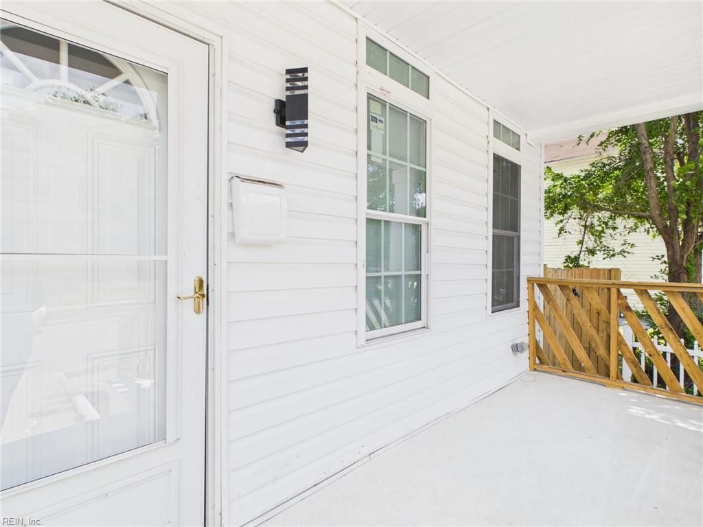 Photo of 1528 Dungee Street, Norfolk, VA 23504 (MLS # 10635012)