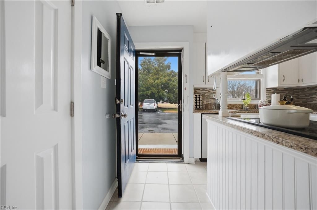 Photo of 8003 Sunset Drive #1E, Hayes, VA 23072 (MLS # 10633901)