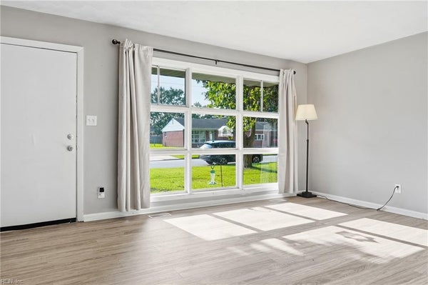 513 CORNWALL RD, PORTSMOUTH, VA 23701 - Image 4d4d1228c47b5a3e6a7bcc02cd8f6054/958738486