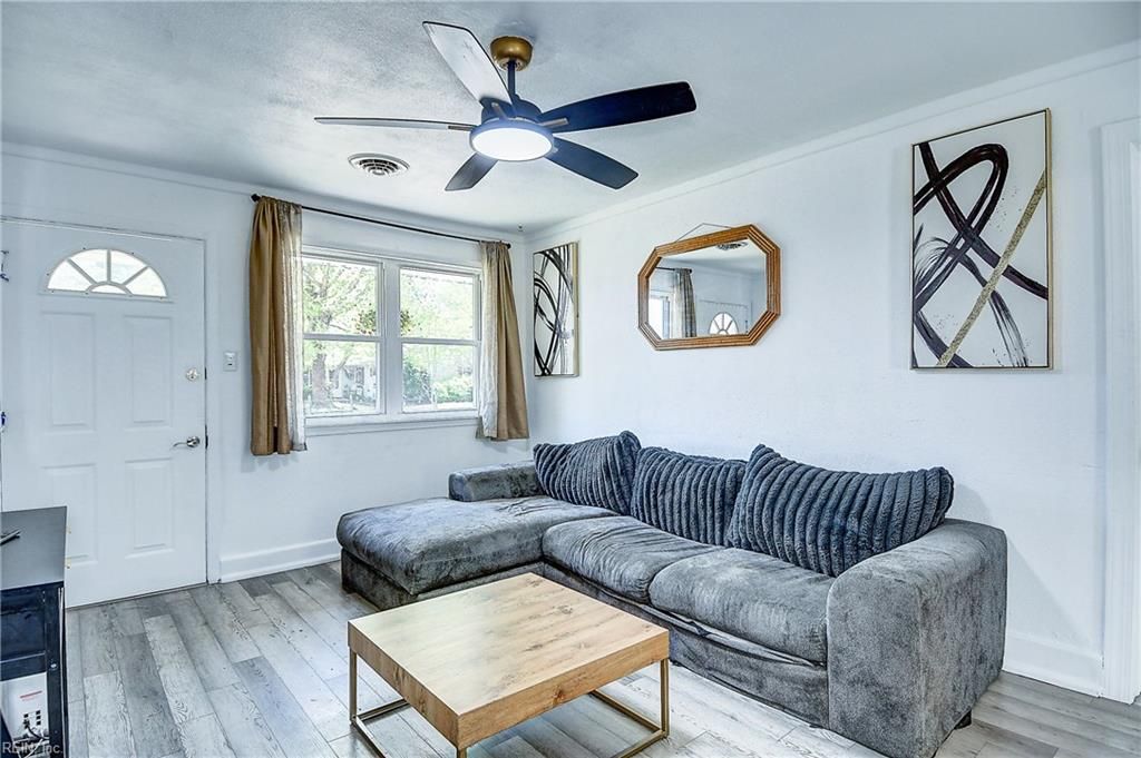 Photo of 418 Gloucester Avenue, Portsmouth, VA 23702 (MLS # 10629827)