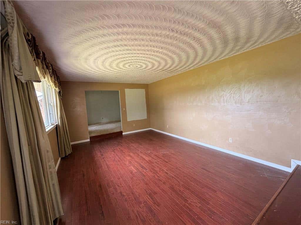 Photo of 909 Little Fork Road, Suffolk, VA 23434 (MLS # 10650055)