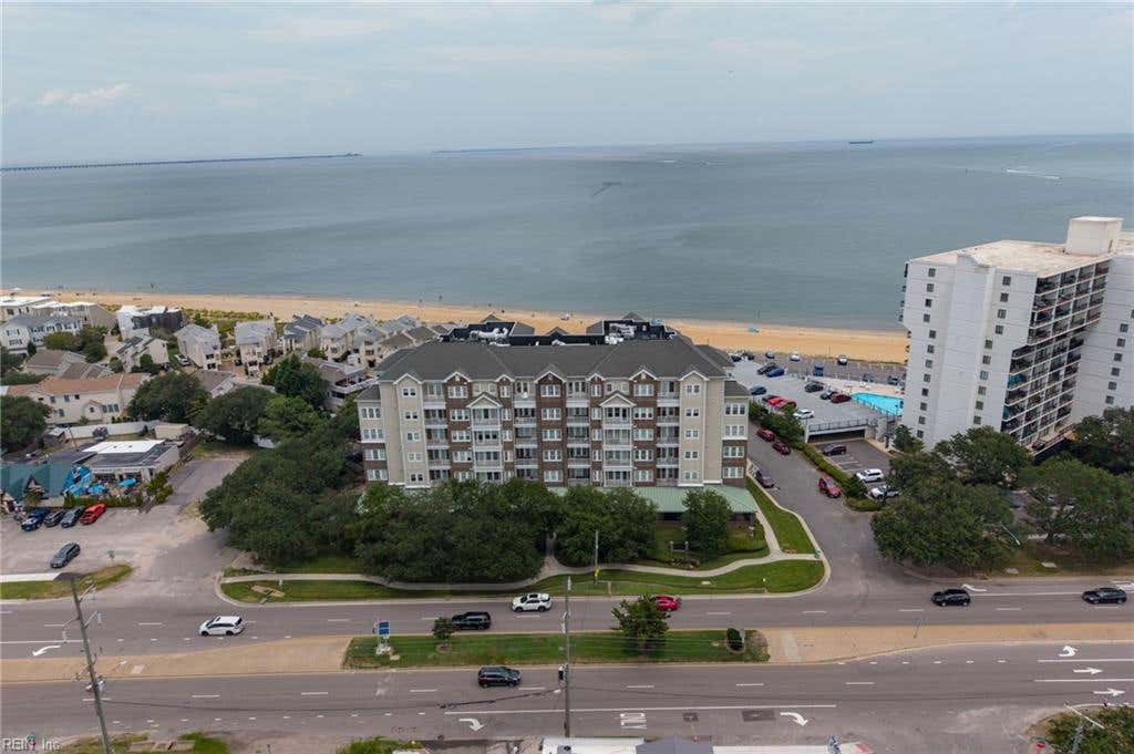 Photo of 3800 Dupont Cir Circle #206, Virginia Beach, VA 23455 (MLS # 10649689)