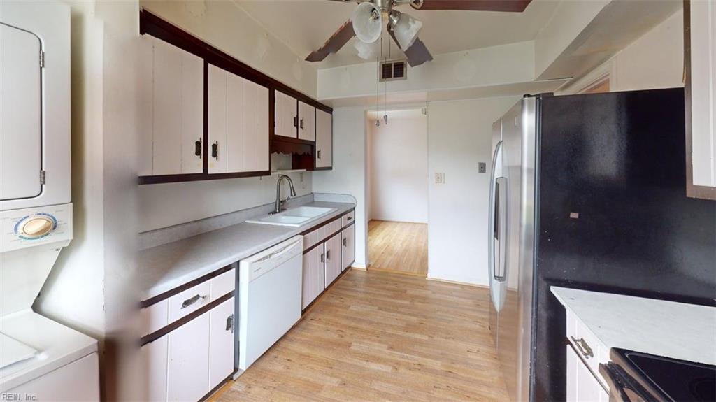 Photo of 3211 Clover Hill Drive, Portsmouth, VA 23703 (MLS # 10655744)