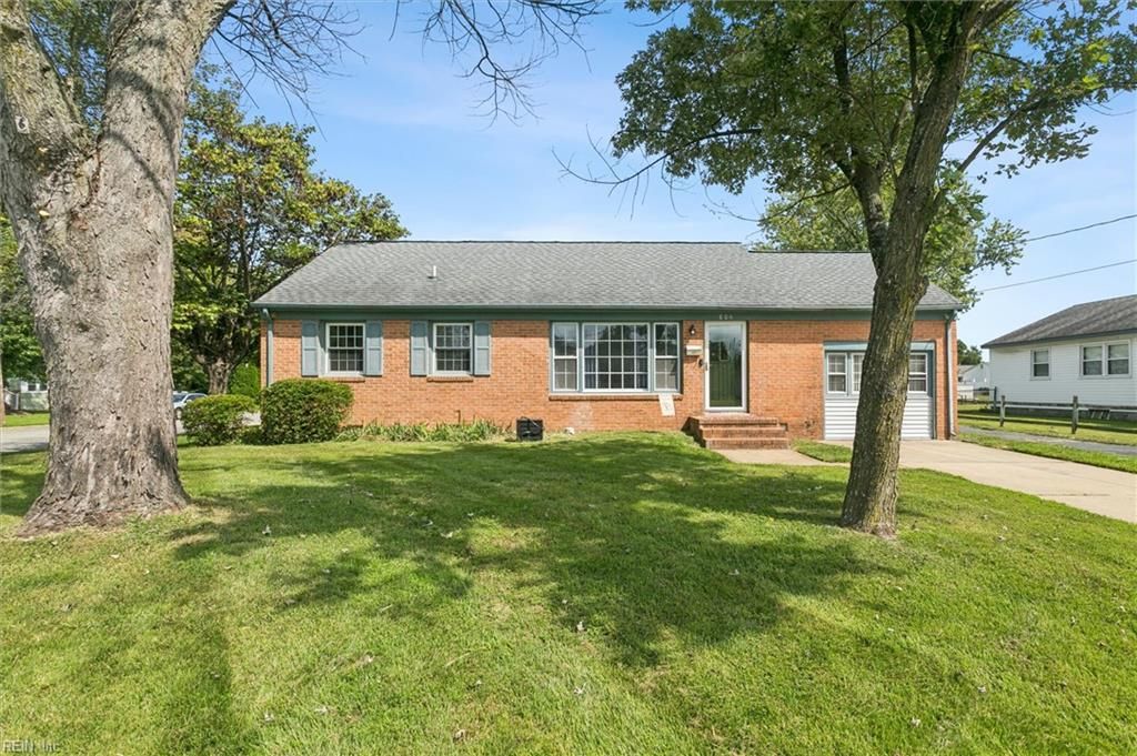 Photo of 806 Carnation Drive, Newport News, VA 23608 (MLS # 10621019)