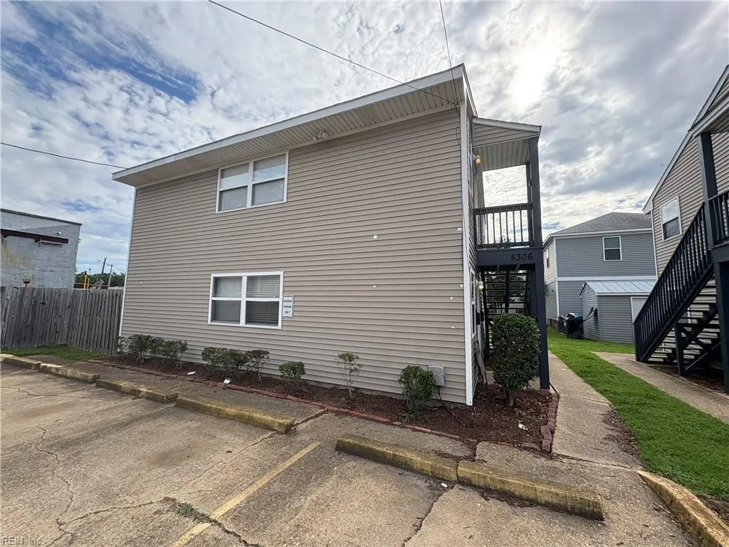 Norfolk, Virginia 23508, United States, 2 Bedrooms Bedrooms, ,1 BathroomBathrooms,Residential,Active,214396