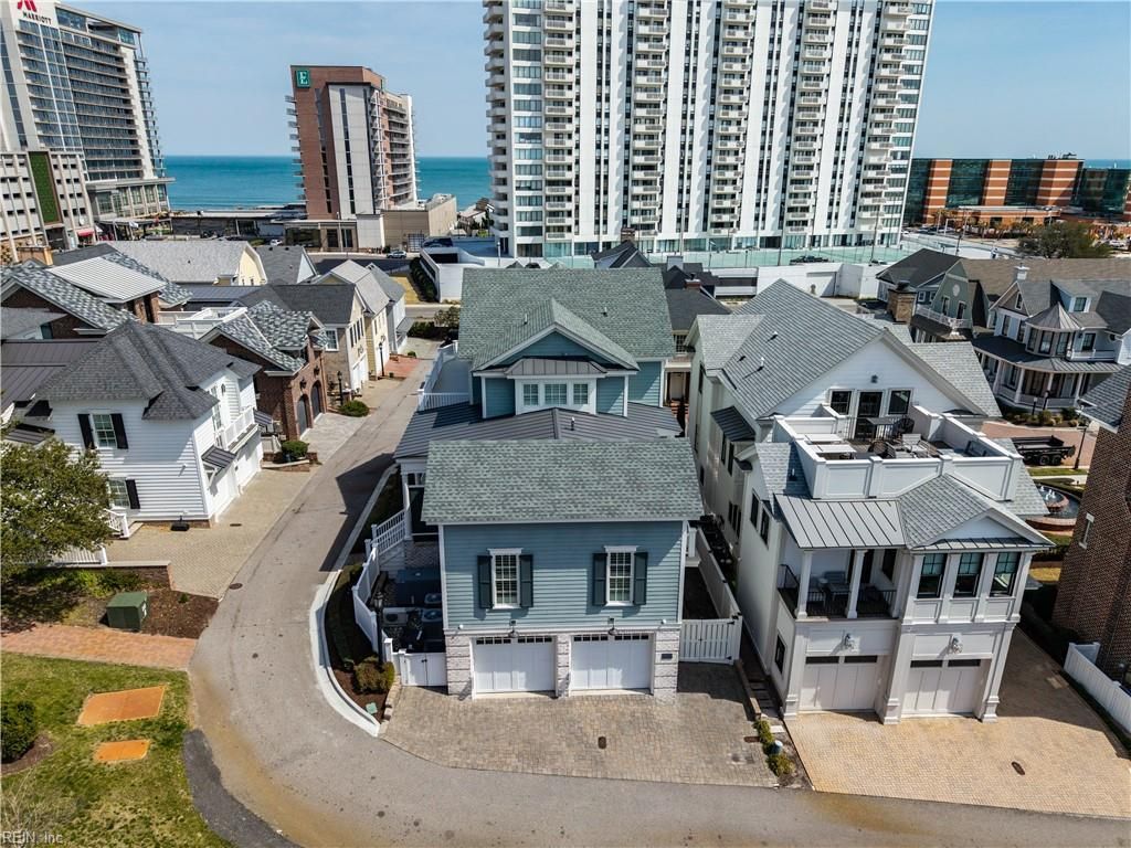 Photo of 4064 Harlow Street, Virginia Beach, VA 23451 (MLS # 10627125)