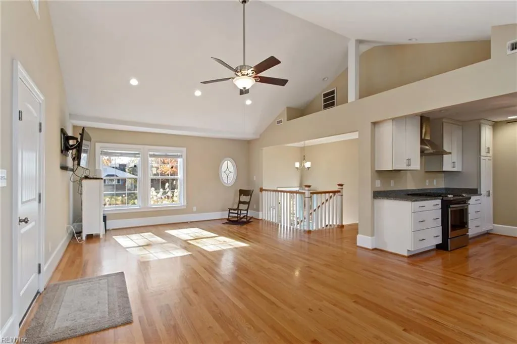 Virginia Beach, Virginia 23451, United States, 4 Bedrooms Bedrooms, ,3 BathroomsBathrooms,Residential,Pending,12274