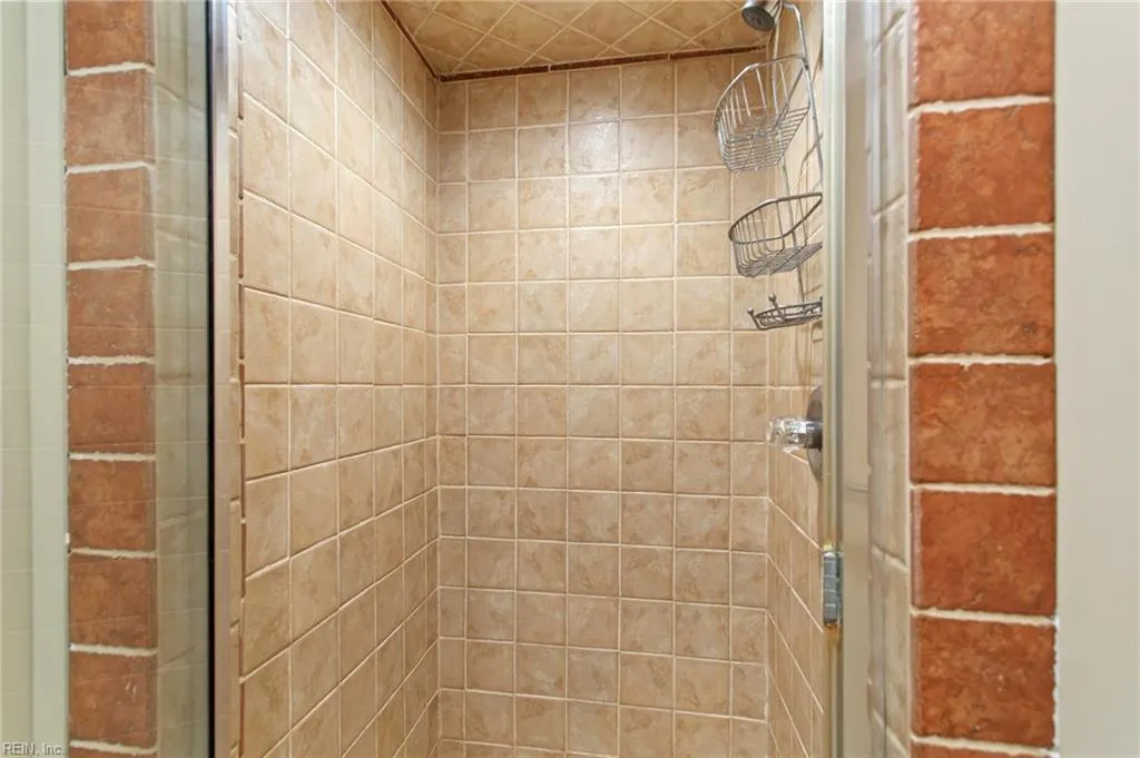 Virginia Beach, Virginia 23451, United States, 4 Bedrooms Bedrooms, ,3 BathroomsBathrooms,Residential,Pending,12274