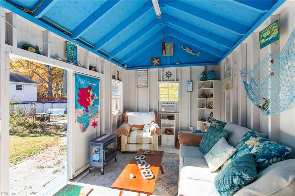 Virginia Beach, Virginia 23451, United States, 4 Bedrooms Bedrooms, ,3 BathroomsBathrooms,Residential,Pending,12274