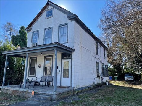 Photo of 323 Poplar Ave Avenue, Newport News, VA 23607 (MLS # 10617573)
