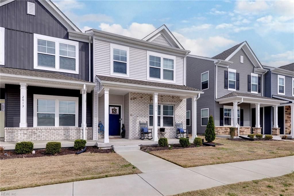 Photo of 2015 Melbourne Street, Newport News, VA 23608 (MLS # 10627220)