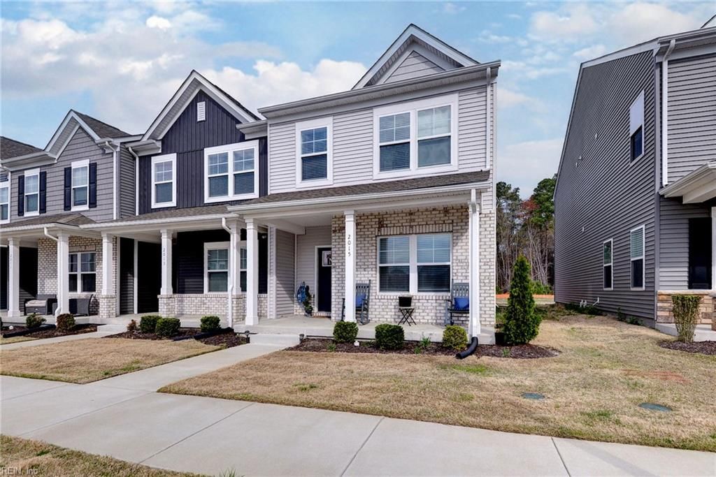 Photo of 2015 Melbourne Street, Newport News, VA 23608 (MLS # 10627220)