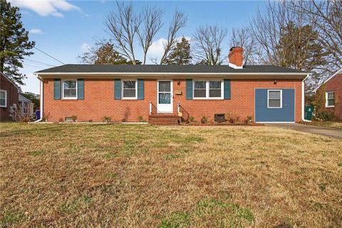 Photo of 10 Bonita Drive, Newport News, VA 23602 (MLS # 10615456)