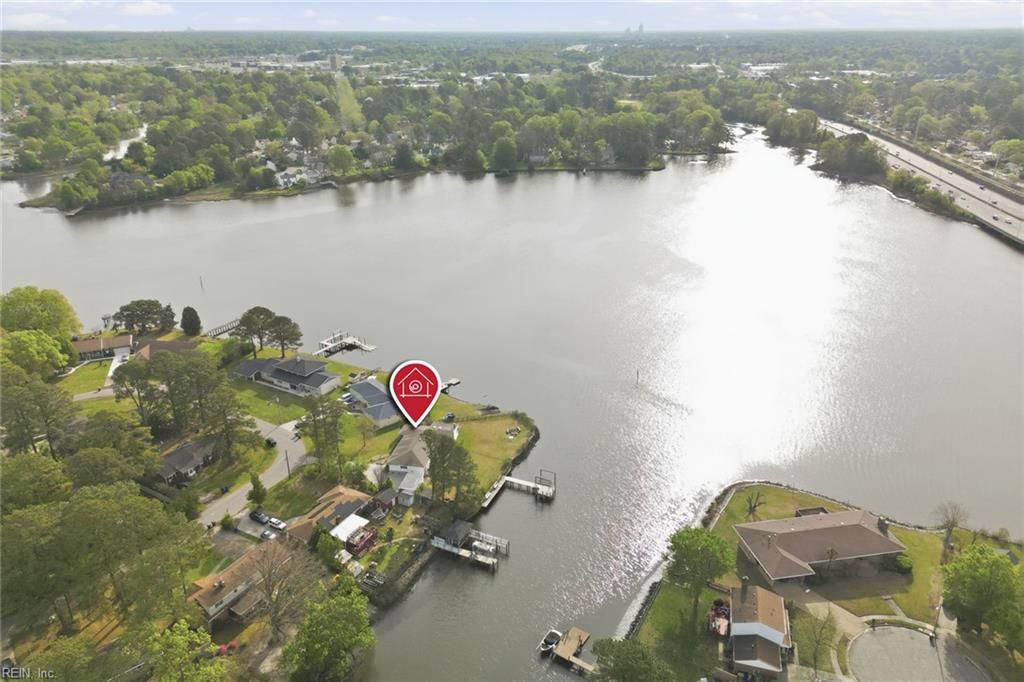 Photo of 801 Fontaine Avenue, Norfolk, VA 23502 (MLS # 10641039)