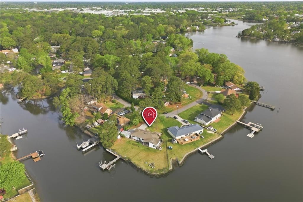 Photo of 801 Fontaine Avenue, Norfolk, VA 23502 (MLS # 10641039)