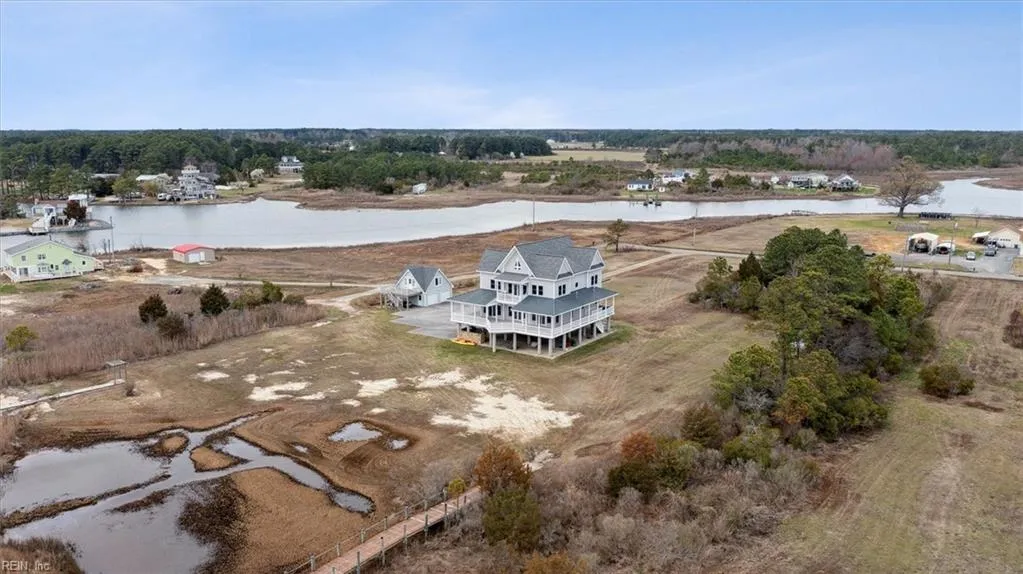 Hayes, Virginia 23072, United States, 5 Bedrooms Bedrooms, ,5 BathroomsBathrooms,Residential,Active,62347