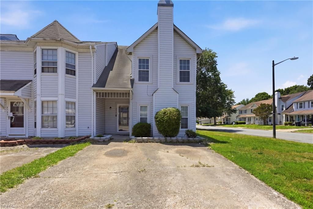 Photo of 4571 Marlwood Way, Virginia Beach, VA 23462 (MLS # 10635911)
