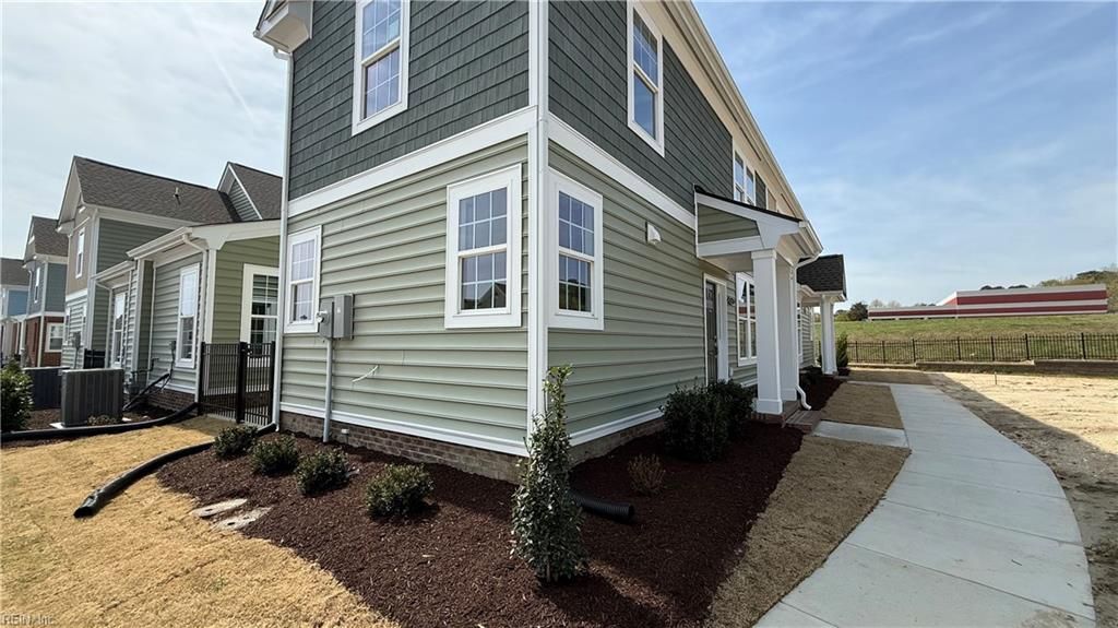Photo of 1013 Robinson Road #7C, Suffolk, VA 23434 (MLS # 10626956)